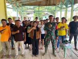 Kodim 1205/Sintang Sosialisasikan Rekrutmen TNI Melalui TMMD Ke-125