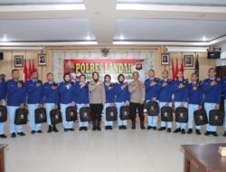 Kapolres Landak Beri Arahan Dan Motivasi kepada Siswa Siswi SMA Taruna Bumi Khatulistiwa