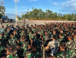 JADILAH PRAJURIT YANG BERDISIPLIN, HINDARI PELANGGARAN & SELALU JAGA KESEHATAN” PESAN DANREM 121/ABW BRIGJEN TNI PURNOMOSIDI, SAAT BERIKAN PENGARAHAN KEPADA YONIF TP 833/BUMI DARANANTE “SANGGAU”