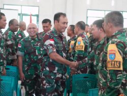 Taklimat Akhir Danrem 121/Abw Brigjen TNI Purnomosidi, S.I.P., M.A.P., M.HAN., Sekaligus Menutup Latihan Posko 1Kodim 1208/Sambas Tahun 2025
