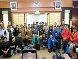 Aksi Mahasiswa Menggugat Di DPRD Kalbar Berjalan Damai Kapolda Tidak Ada Yang Kebal Hukum