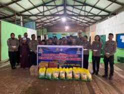 HUT Lalu Lintas Bhayangkara Ke-70 Polantas Sekadau Sentuh Pesantren Dengan Bantuan Dan Edukasi