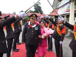 Suasana Haru Warnai Wisuda Purna Bhakti Personel Polres Landak