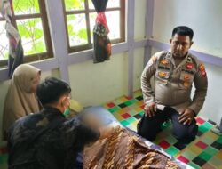 Polisi Bantu Evakuasi Korban Tenggelam Di Sungai Sekadau Nanga Taman