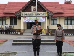 Polres Landak Gelar Sertijab Kasat Lantas Dan Kapolsek Jajaran Kapolres Tekankan Profesionalisme Dan Integritas