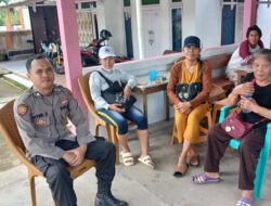 Unit Sabhara Polsek Menjalin Lakukan Patroli Dialogis Sambangi Masyarakat Yang Sedang Berkumpul