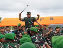 Pangdam XII/Tpr Kunjungi Dan Beri Arahan Prajurit Yon TP 833/BD