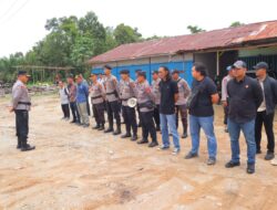 Polres Sintang Berikan Pengamanan Eksekusi Pengosongan Lahan Sengketa Di Sungai Tebelian