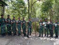 Cek Pasukan Di Perbatasan Pangdam XII/Tpr Laksanakan Bakti Sosial Di Desa Nanga Bayan