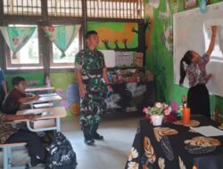 Belajar Matematika Jadi Asyik Babinsa Perkenalkan Metode Gasing Ke Siswa-Siswi SD Negeri 64 Singkawang Timur