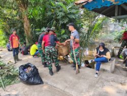 Kodim 1204/sanggau Giat Bhakti Sosial Memersihkan Sungai Didusun Liku