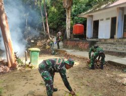 Anggota Satgas TMMD REGTAS Ke-126 Kodim 1208/Sambas Kerjakan Penimbunan Jalan