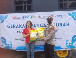 Polres Sintang Gelar Gerakan Pangan Murah Di Sungai Durian