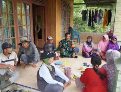 Satgas TMMD Ke-126 Kodim 1208/Sambas Gelar Komsos Dengan Warga Desa Ratu Sepudak