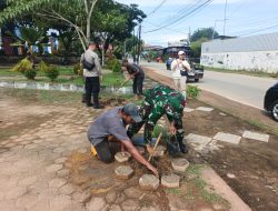 Babinsa Koramil 1202-01/Singkawang Barat Ajak Warga Hijaukan Kota Lewat Penanaman Pohon Serentak