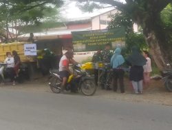 TNI Bantu Stabilkan Harga Pangan, Koramil 1202-04/Singkawang Timur Gelar Penjualan Beras SPHP untuk Warga