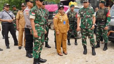 Tinjau Patok Atas Negara Di Titik Nol PLBN Jagoi Babang Ban Berikan Pengarahan Kepada Prajurit Di Perbatasan Danrem 121/Abw Bersama Pangdam XII/Tanjungpura