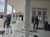 Anggota Satgas TMMD Kodim 1207/Pontianak Melaksanakan Pengecatan Masjid Nahdlatul Ulum