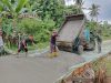 Semangat Gotong Royong Terus Di Lakukan Satgas TMMD Kodim1207/Pontianak Bersama Masyarakat Setempat 