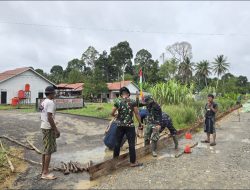 Anggota TMMD Kodim 1207/Pontianak Terus Menjalankan Program Dengan Moto Membangun Desa 