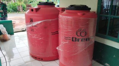 Satgas TMMD Kodim 1207/Pontianak Mulai Memasang Tandon Air Untuk Penampungan Air Bersih
