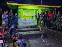 Anggota Koramil 1204-01/Kapuas Dan Komduk Gelar Patroli Bersama Di Pos Kamling Bina Marga