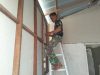 Satgas TMMD Kodim 1207/Pontianak Memasang Kabel Listrik Dirumah Abdul Mukti