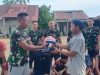 Satgas TMMD Kodim 1207/Pontianak Menyerahkan Bantuan Bola Voli Sebagai Wujud Mendukung Kegiatan Olahraga 