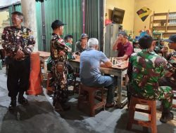 Babinsa Dan FKPPI Kota Singkawang Gelar Patroli Malam Wujudkan Lingkungan Aman dan Kondusif