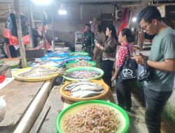 Babinsa Sosok Jaga Daya Beli Warga Pastikan Harga Dan Stok Kebutuhan Pokok Aman