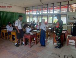Babinsa Koramil 1204-12/Parindu Pantau Pelaksanaan Program Makanan Bergizi Gratis Di SMPN 01 Parindu