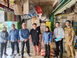 Pastikan Sesuai HET Satgas Pangan Polres Melawi Lakukan Monitoring Harga Beras