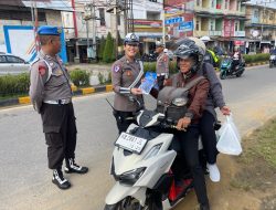 Personil Ops Zebra Kapuas 2025 Tampilkan Kepedulian Dengan Senyum Sapa Dan Salam Humanis