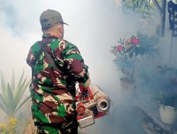 Kepedulian Di Garda Terdepan Babinsa Koramil-01/SKB Inisiasi Fogging Massal Lindungi Warga Pasiran Dari Ancaman DBD