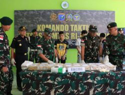 Danrem 121/Abw Selaku Dankolakopsrem 121/Abw Kembali Terima Hasil Penggagalan Penyelundupan Narkoba Jenis Sabu Di Perbatasan Kalimantan Barat