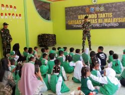 Babinsa Koramil 1204-21/Entikong Dampingi Murid TK Kartika dalam Wisata Edukasi ke Satgas Pamtas