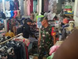 Danramil 13/Belitang Hulu Laksanakan Komsos Dan Cek Sembako Di Desa Balai Sepuak