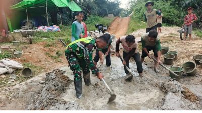 Wujud Kepedulian Kodim 1209/Bengkayang Bantu Warga Bangun Jembatan