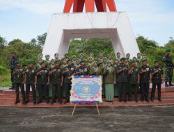 Kodim 1208/Sambas Gelar Ziarah Rombongan Dan Tabur Bunga Di TMP Sambas Jelang Hari Juang TNI AD