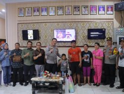 Kapolres Sintang Inisiasi Pertemuan Dan Bantuan Untuk Anak Yang Viral Di TikTok Boy Kini Dirujuk Untuk Pengobatan