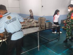 Babinsa Sebunga Sajingan Besar Lakukan Pendampingan Pendistribusian MBG Di Wilayah Binaan