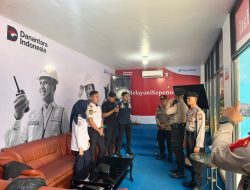 Perketat Pengamanan Jelang Nataru Polisi Beri Layanan Humanis Di Pelabuhan Dwi Kora Dan Senghi