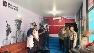 Perketat Pengamanan Jelang Nataru Polisi Beri Layanan Humanis Di Pelabuhan Dwi Kora Dan Senghi