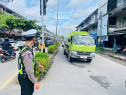Satgas Kamtibcar Lantas Lilin Kapuas 2025 Polres Melawi Atur Lalu Lintas Di Daerah Padat Kendaraan