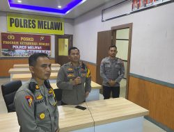 Wakaopsres Lilin Kapuas Polres Melawi Cek Personel Pos Pam Dan Pos Yan Lewat Aplikasi SOT Presisi Polri