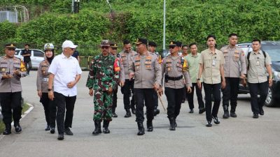 Kompolnas Tinjau Kesiapan Pos Terpadu PLBN Entikong Pengamanan Perbatasan Jadi Fokus Ops Lilin Kapuas 2025