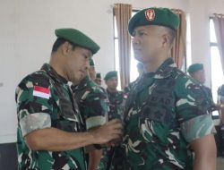 Pimpin Serah Terima Jabatan Di Awal Tahun Danrem 121/Abw Serahkan jabatan Kasipers Kasrem 121/Abw