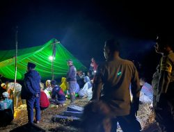 Pamapta III Polres Melawi Aipda Samsul Hadiri Pemakaman Warga Tenggelam Di Sungai Melawi