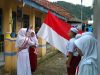 Prihatin Siswa Siswi MI AL Zahroh,Melaksanakan Upacara Bendera Dijalan Gang,Dinas Terkait Dimohon Kabulkan Pembangunan Lapang Upacara