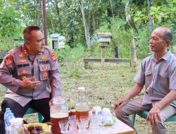 Kapolres Melawi Kunjungi Peternakan Madu Kelulut  Ratu Madu Borneo